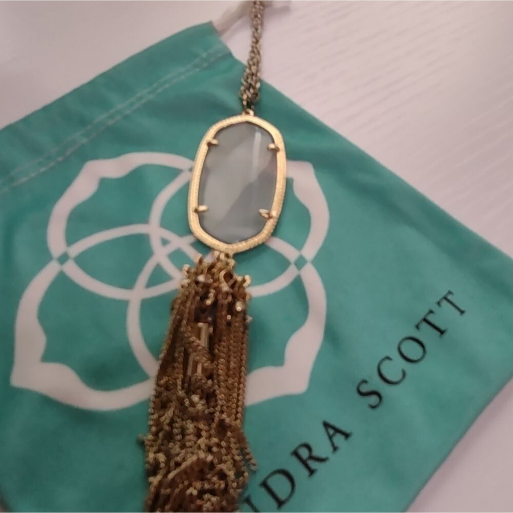 HP EUC Kendra Scott Pendant Necklace Stunning!